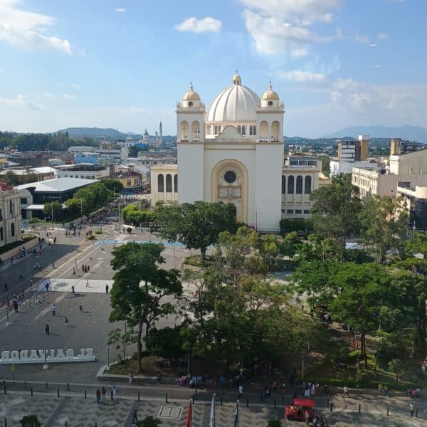 Tour Premium: Del Centro a las Nubes - El Salvador | Enero 2026